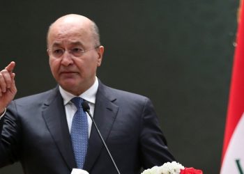 Salih istifa ile tehdit etti