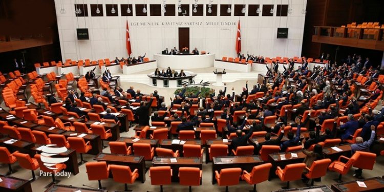 Libya tezkeresi Meclis’te kabul edildi