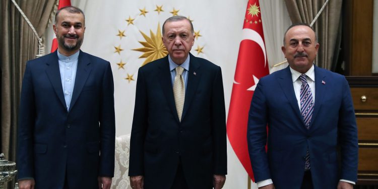 İran Dışişleri Bakanı Abdullahiyan, Cumhurbaşkanı Erdoğanı İran’a Davet Etti.