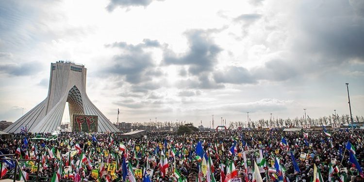 İran halkı, İslam İnkılabı zaferini kutlamaya hazırlanıyor