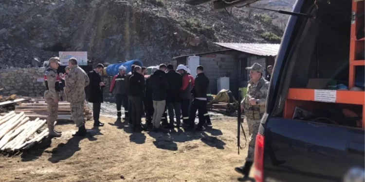 Elazığ’da maden ocağında göçük! Toprak altında kalan tüm işçiler kurtarıldı