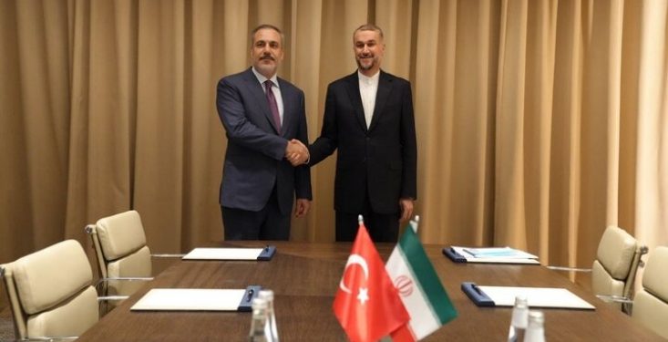İran ve Türk Dışişleri Bakanları Cidde’de Görüştüler